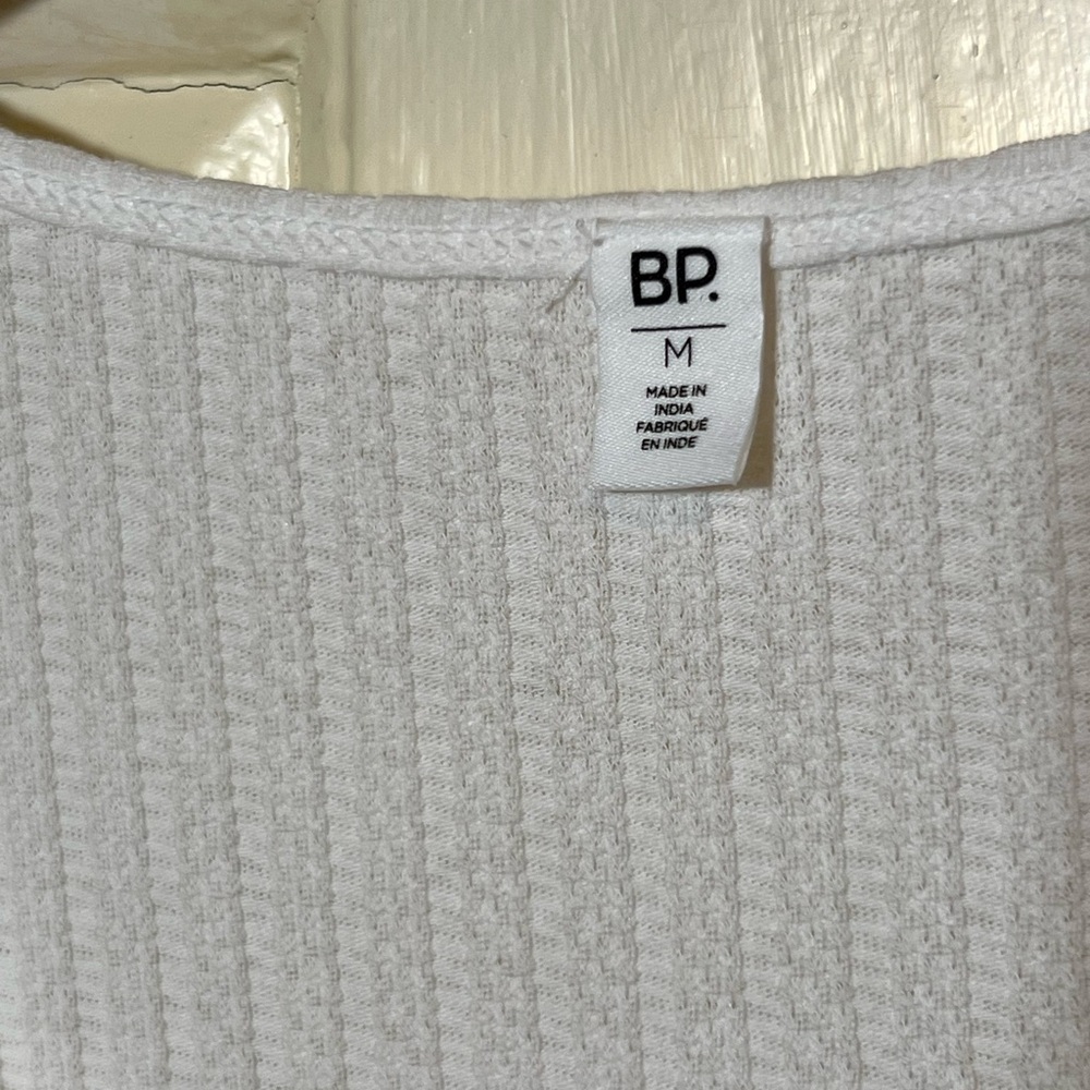 White Ribbed Button-Up Crop Top - Picture 4 of 5